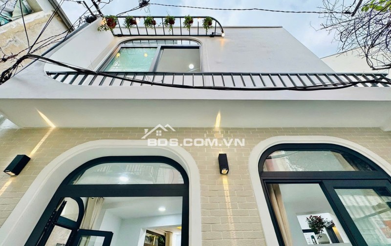 Nhà Đẹp Lung Linh P.4 Phú Nhuận Góc 2 Mặt Thoáng 42m2, 2 Tầng 3PN Full Nội Thất Nhỉnh 5tỷ.